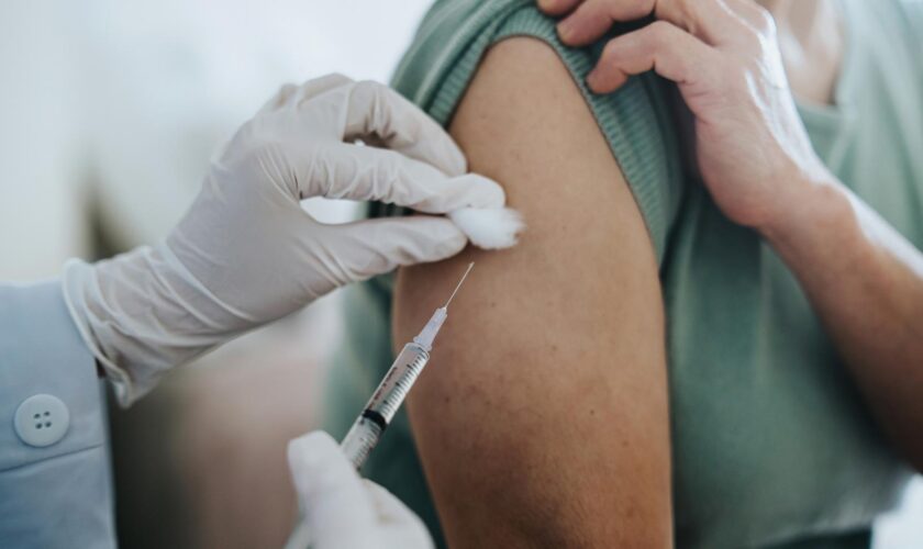 Face à la flambée de l’épidémie de grippe, la vaccination est toujours possible, en plus des gestes barrières