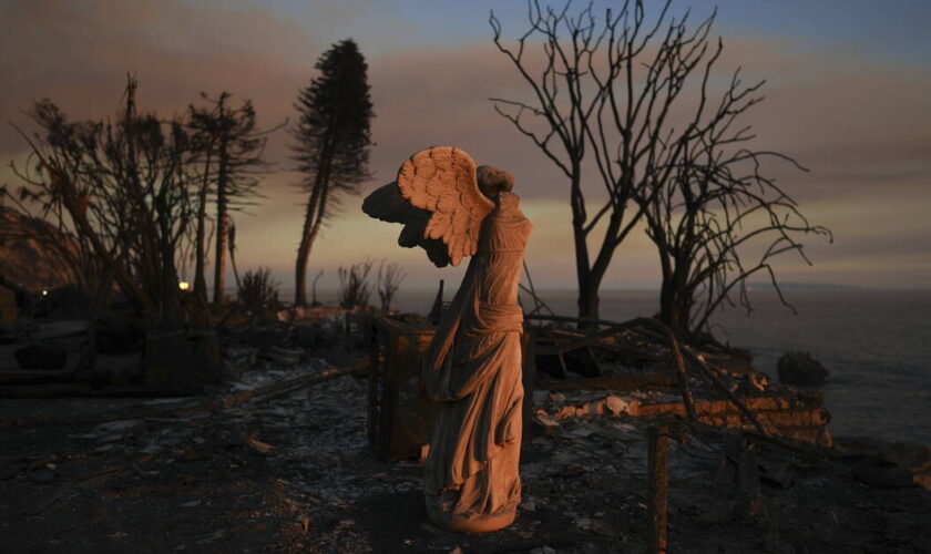 Incendies à Los Angeles : le vent faiblit, les évacuations se poursuivent et les critiques fusent