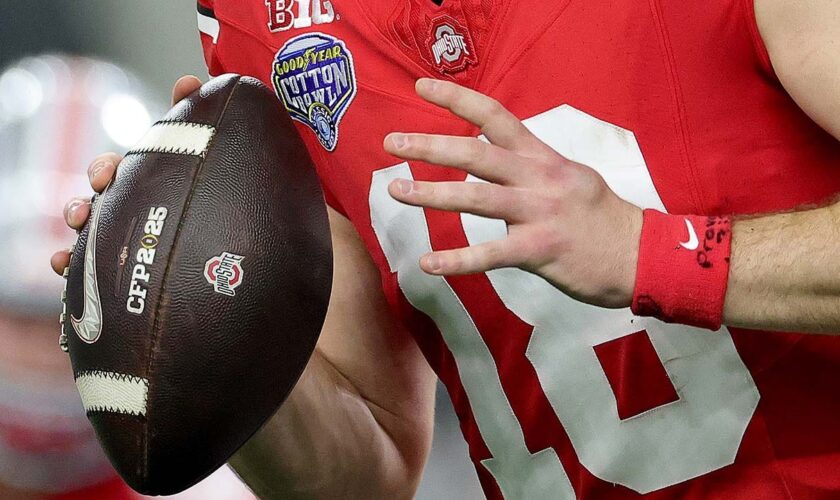 Ohio State quarterback Will Howard's unusual-looking hand injury sparks concern on social media