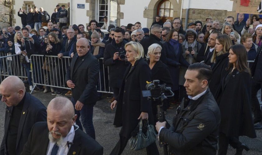 Jean-Marie Le Pen inhumé dans l’intimité dans sa ville natale de La Trinité-sur-Mer