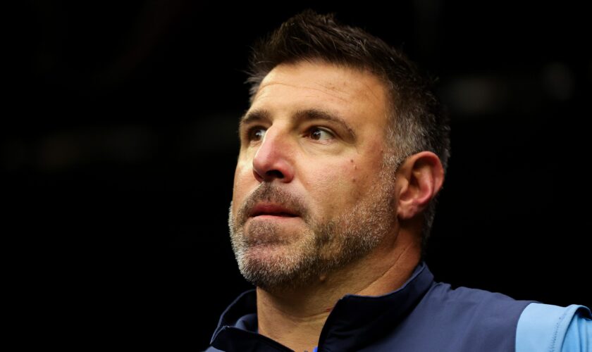 Mike Vrabel in negotiations to become next Patriots head coach: report