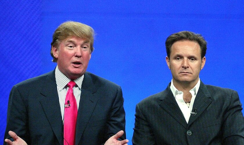 Le producteur de "The Apprentice" Mark Brunett en compagnie de Donald Trump, en 2004.