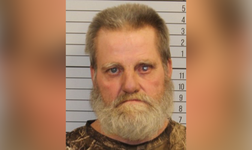 Tennessee man arrested after shooting at family sledding in the snow, deputies say