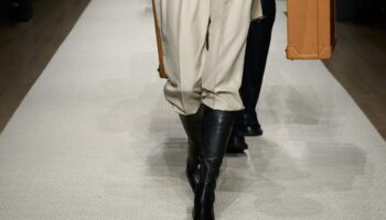 En 2025, le pantalon sera dans les bottes (et ça ne fera pas un pli)