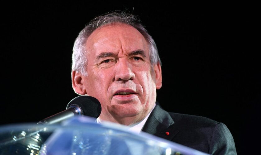 Sur les retraites, François Bayrou coincé par les injonctions contradictoires