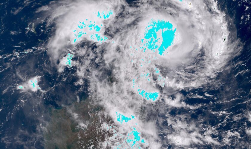 Cyclone Dikeledi à Mayotte : c’est l’eau qui fait le plus peur au préfet un mois après le passage de Chido