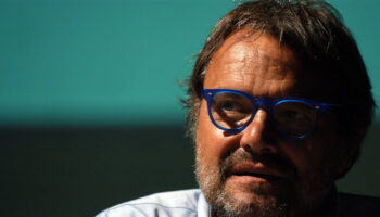 Mort du photographe italien Oliviero Toscani : ces 3 photos qui ont choqué et marqué sa carrière