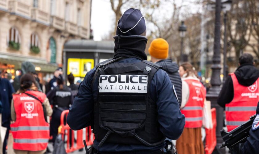 Un policier mis en examen pour avoir mortellement frappé un homme menotté en 2023 à Paris