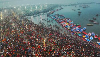 En Inde, le pèlerinage géant de la Kumbh Mela a débuté et les images sont impressionnantes