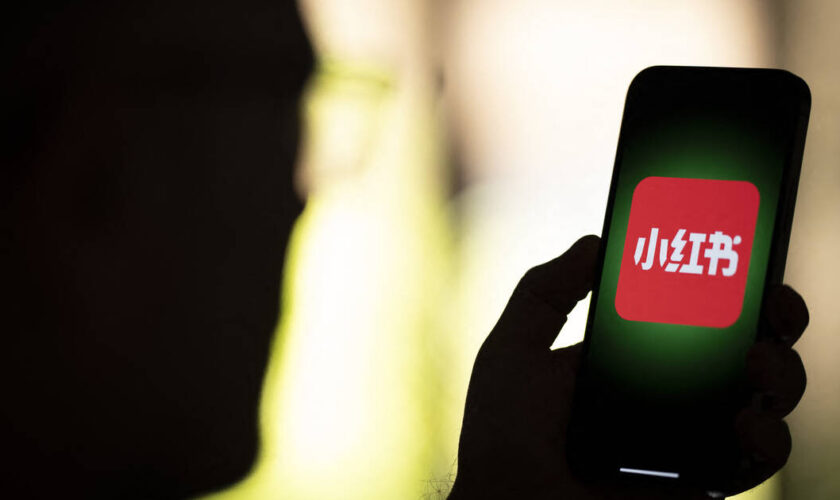 Alors que TikTok est menacé aux Etats-Unis, des influenceurs migrent vers une autre plateforme chinoise