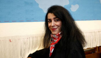 Marjane Satrapi refuse la légion d’honneur pour dénoncer l’hypocrisie de la France vis-à-vis de l’Iran