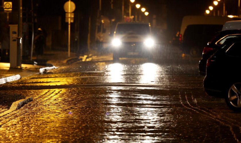 Wetter: Deutscher Wetterdienst warnt vor glatten Straßen und Unwettern