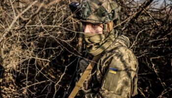 Un militaire ukrainien dans la région de Donetsk, en Ukraine - photographie prise le 10 janvier 2025 et publiée le 13 par le service de presse des forces armées ukrainiennes