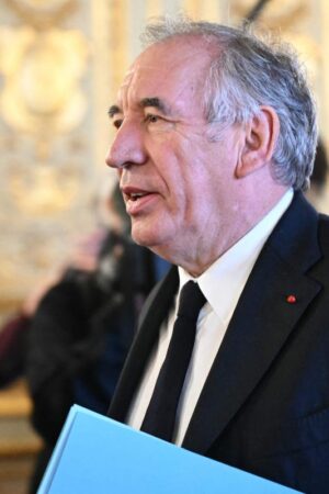 Budget : François Bayrou « prêt à renoncer » à la suppression de 4 000 postes dans l’Education nationale