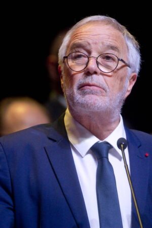 Le ministre Rebsamen désavoué par la porte-parole du gouvernement après ses propos sur le RN