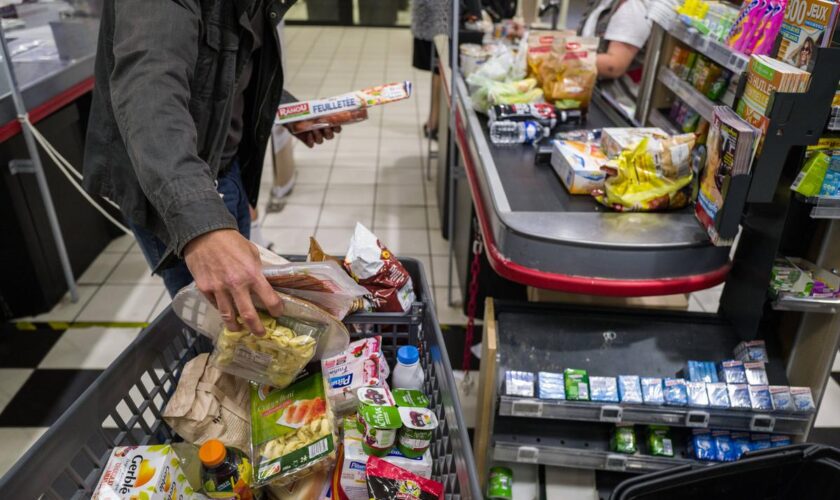 Au supermarché, les produits alimentaires les moins chers sont souvent plus sucrés