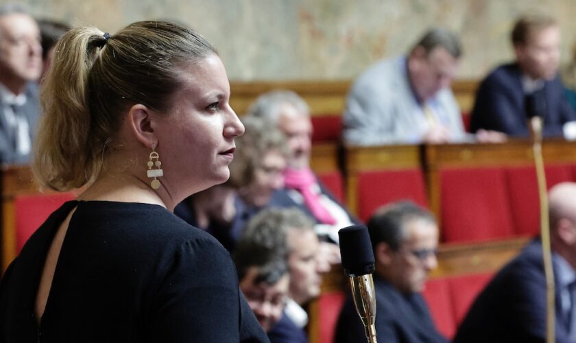 La cheffe des députés LFI Mathilde Panot dit "croire" que les quatre composantes du Nouveau Front populaire (PS, PCF, Ecologistes et LFI) voteront la motion de censure que son groupe déposera le 14 janvier