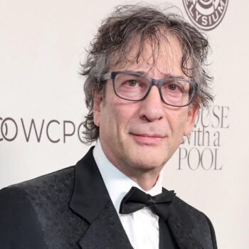 L’auteur de bd Neil Gaiman, accusé de violences sexuelles, nie avoir « jamais eu de relations sexuelles non consenties »