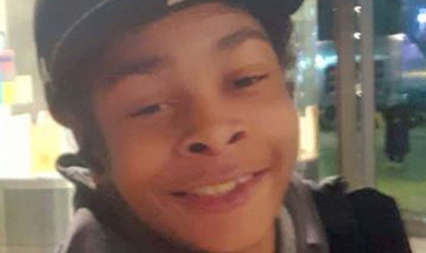 Teenagers charged with murder over bus stabbing of 14-year-old