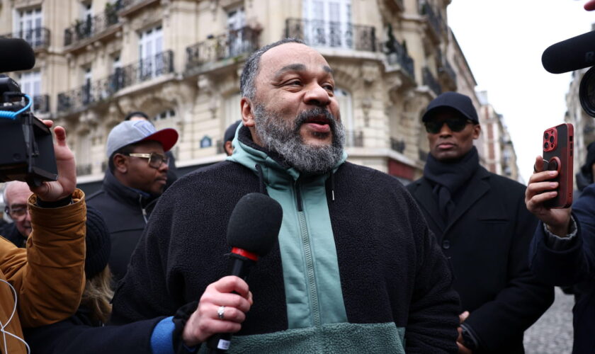 Hommage à Jean-Marie Le Pen : Dieudonné et d'autres personnalités controversées présentes