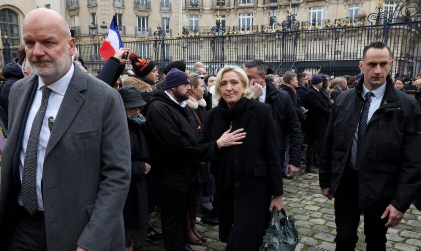 Cérémonie d’hommage à Jean-Marie Le Pen à Paris : la famille, les parias et les amitiés encombrantes