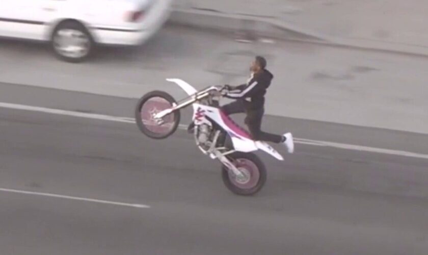 Dozens of decoy riders caught on camera joining California Highway Patrol dirt bike police chase through LA