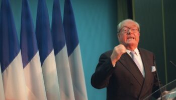 "Jean-Marie Le Pen s'est éteint, mais ses idées haineuses et nauséabondes, quant à elles, restent malheureusement bien vivantes", estime l'un de nos lecteurs.