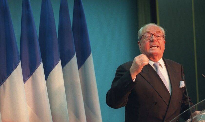 "Jean-Marie Le Pen s'est éteint, mais ses idées haineuses et nauséabondes, quant à elles, restent malheureusement bien vivantes", estime l'un de nos lecteurs.