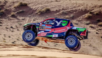 Dakar 2025 : Al-Rajhi (autos) et Sanders (motos) sacrés, le Français Van Beveren sur le podium