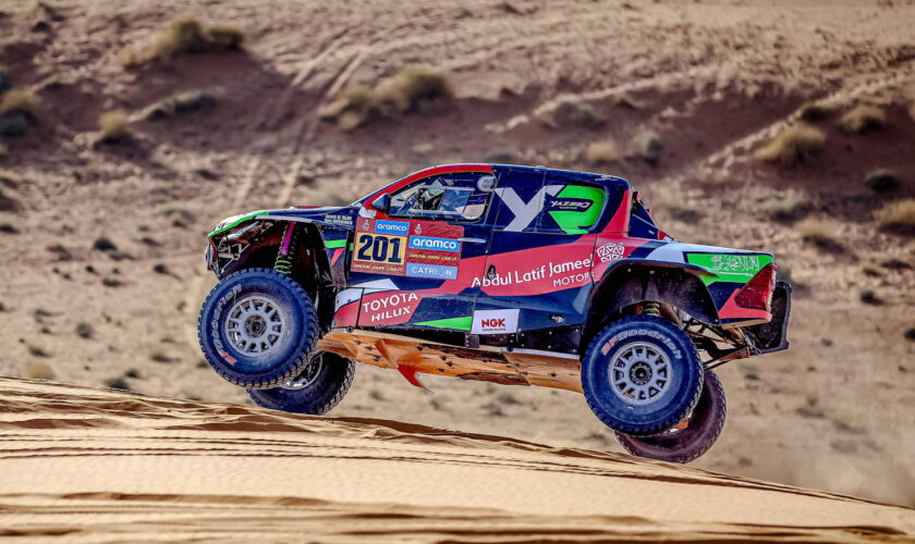 Dakar 2025 : Al-Rajhi (autos) et Sanders (motos) sacrés, le Français Van Beveren sur le podium