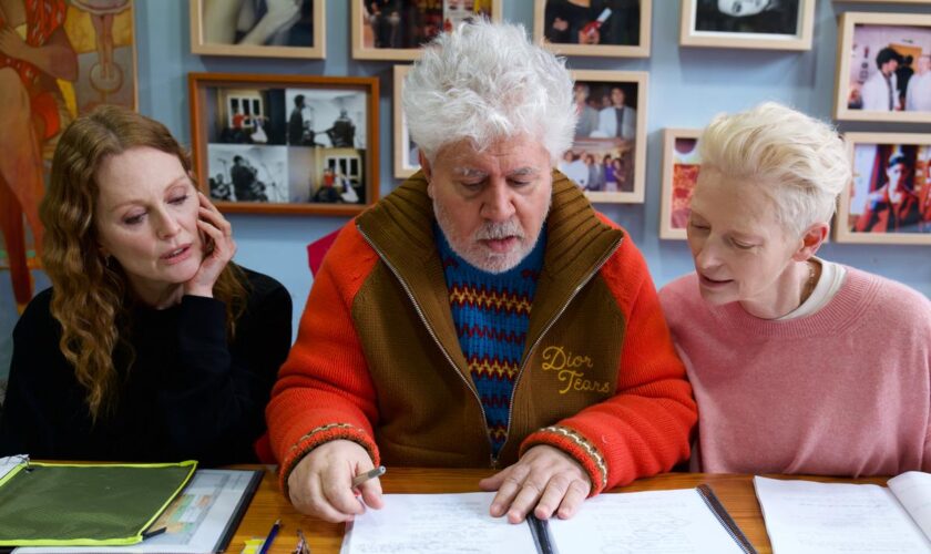 Qui fait la maman et qui fait le papa ? Pedro Almodóvar a la réponse