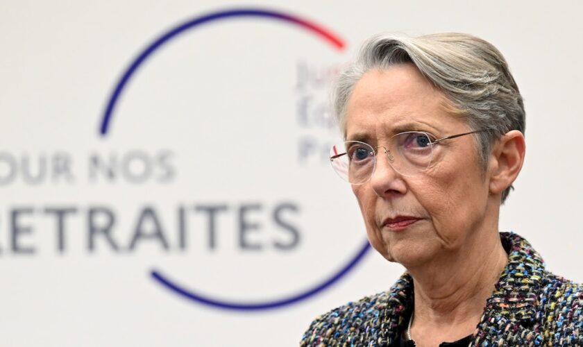 La Première ministre Elisabeth Borne présente le projet de réforme des retraites, le 10 janvier 2023 à Paris