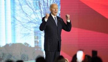 Biden affirme que l’égalité femmes-hommes est désormais inscrite dans la Constitution