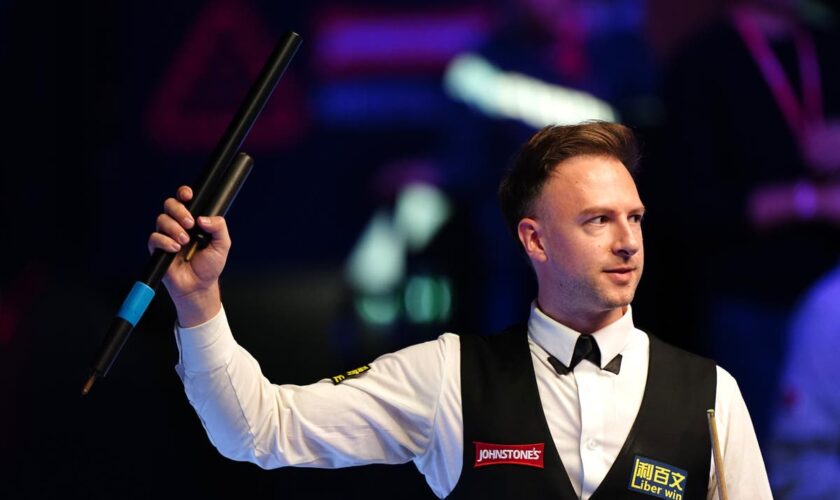 Judd Trump blasts 368 uninterrupted points to reach Masters semi-finals and set new snooker record