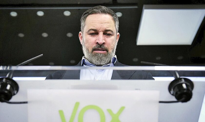 Abascal rentabiliza la ruptura con el PP, seis meses después: "Cambió la percepción de lo que es Vox con la salida de los gobiernos"