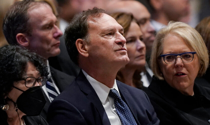 Alito Spoke With Trump Shortly Before Supreme Court Filing