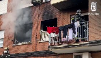 Atendidas 23 personas intoxicadas por inhalación leve de humo, en un incendio en una vivienda de Carabanchel