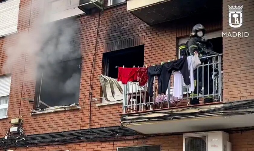 Atendidas 23 personas intoxicadas por inhalación leve de humo, en un incendio en una vivienda de Carabanchel