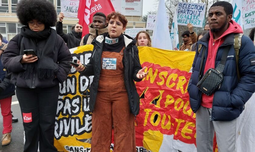 « Au bout d’un moment, on se sent inutiles » : le combat des sans-facs continue à Nanterre