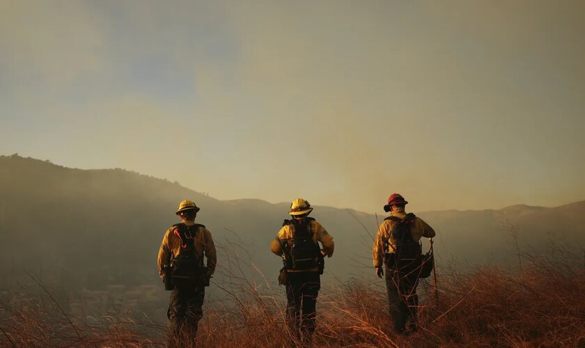 Aumenta a siete la cifra de muertos debido a los incendios sin control que asolan Los Ángeles