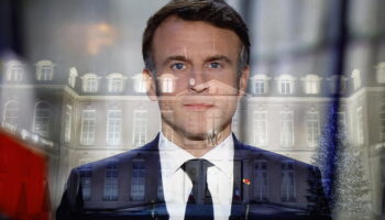 Avec le référendum, Emmanuel Macron veut rester en première ligne