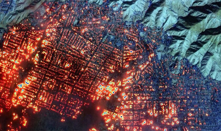 Brände in Los Angeles: Satellitenaufnahmen zeigen Ausmaß der Feuerkatastrophe