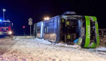 Es gab zwei Todesopfer bei dem Unfall auf der A11. Foto: Michael Ukas/dpa