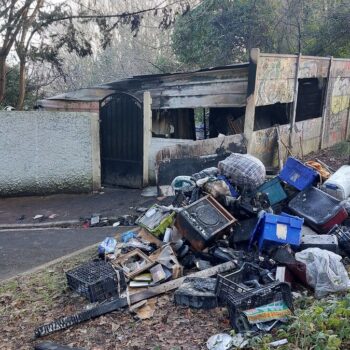 Cadavres découverts après un incendie de caravanes à Franconville : un homme mis en examen