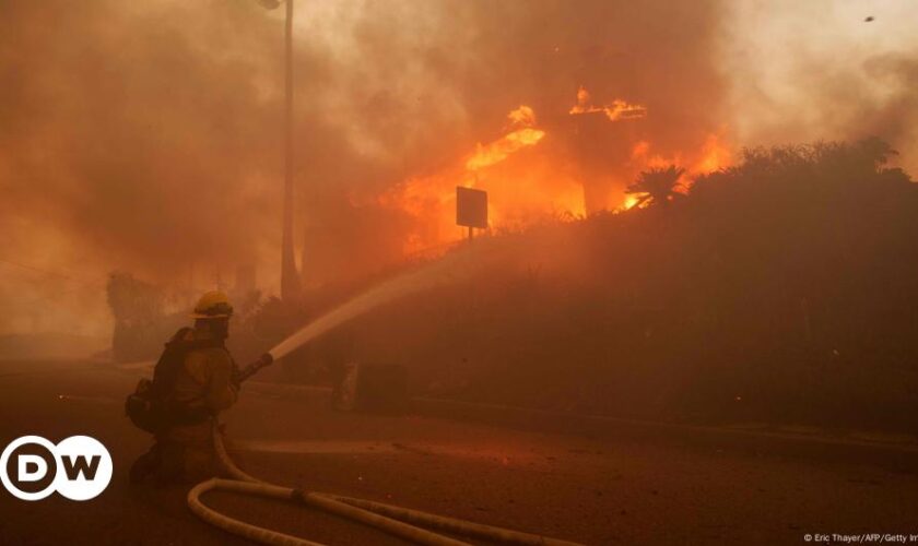 California wildfires force thousands to evacuate Los Angeles