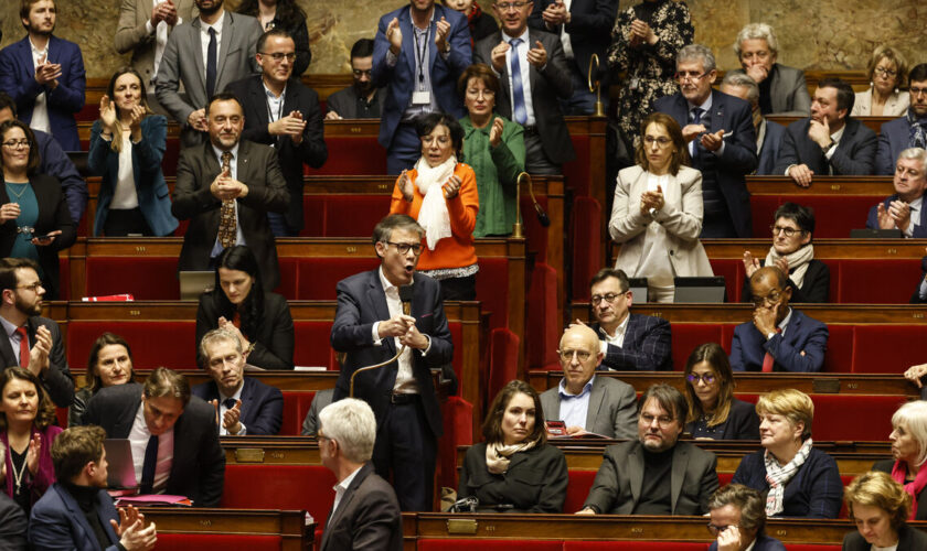 Ces huit députés socialistes qui ont voté la censure contre François Bayrou