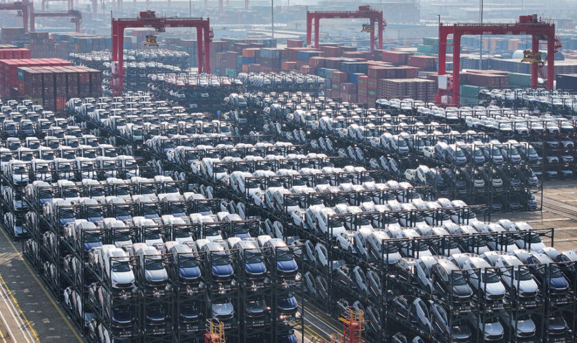 China’s Trade Surplus Reaches a Record of Nearly $1 Trillion