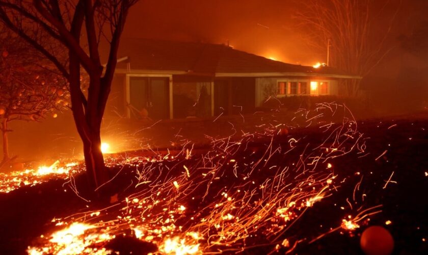 Cinq photos pour comprendre comment l'incendie de Los Angeles s'est propagé si rapidement