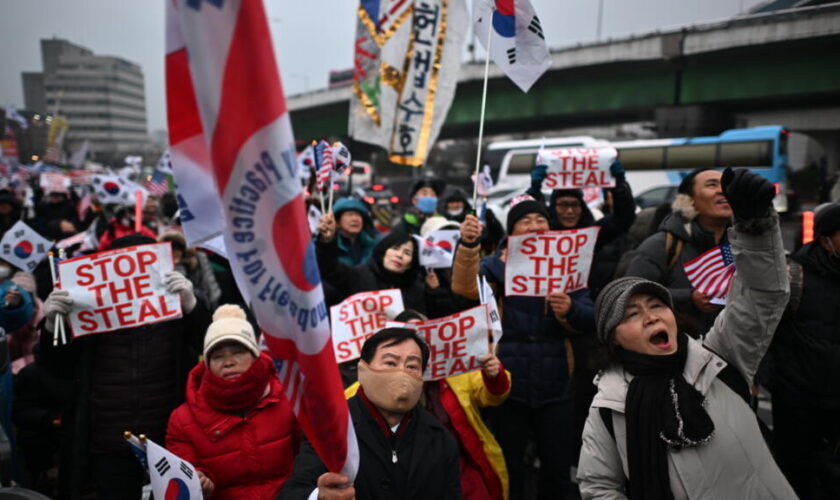 Dernier jour pour arrêter le président sud-coréen déchu Yoon Suk-yeol, retranché dans sa résidence