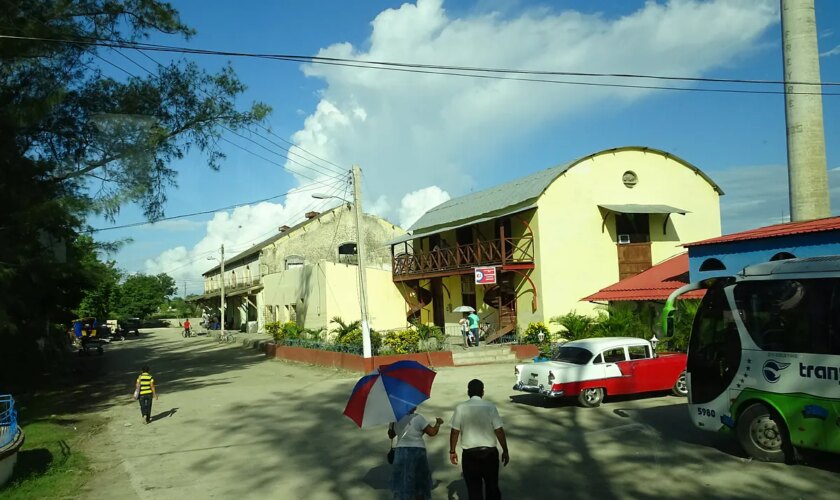 Desaparecen 13 militares tras una serie de explosiones en un almacén de material bélico en Cuba